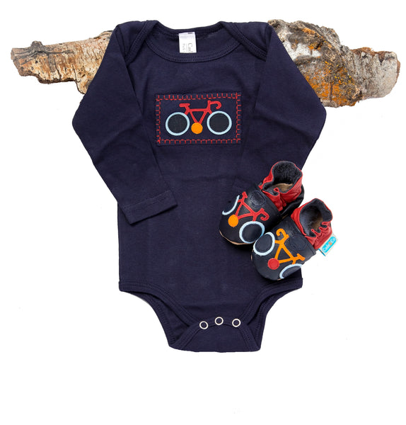 Le Tour Gift Set (navy onesie, shoes)